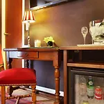 Trianon Rive Gauche Hotel