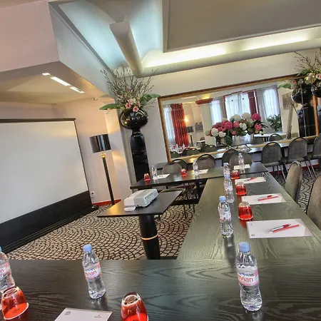 Trianon Rive Gauche Hotel