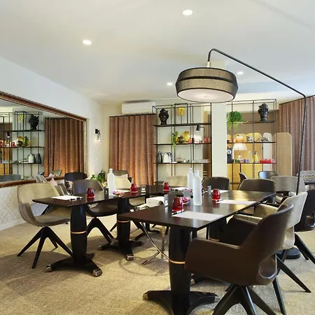 Hotel Trianon Rive Gauche 4*
