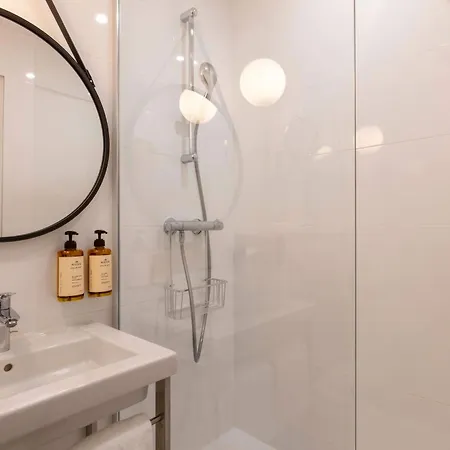 Trianon Rive Gauche Hotel