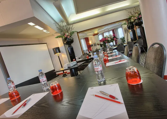 Hotel Trianon Rive Gauche 4*