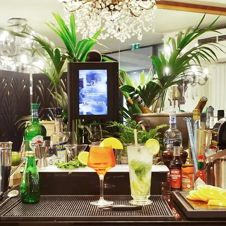 فندق تريانون ريف جوش