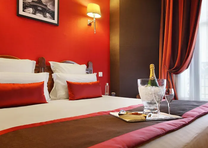 Trianon Rive Gauche מלון 4*